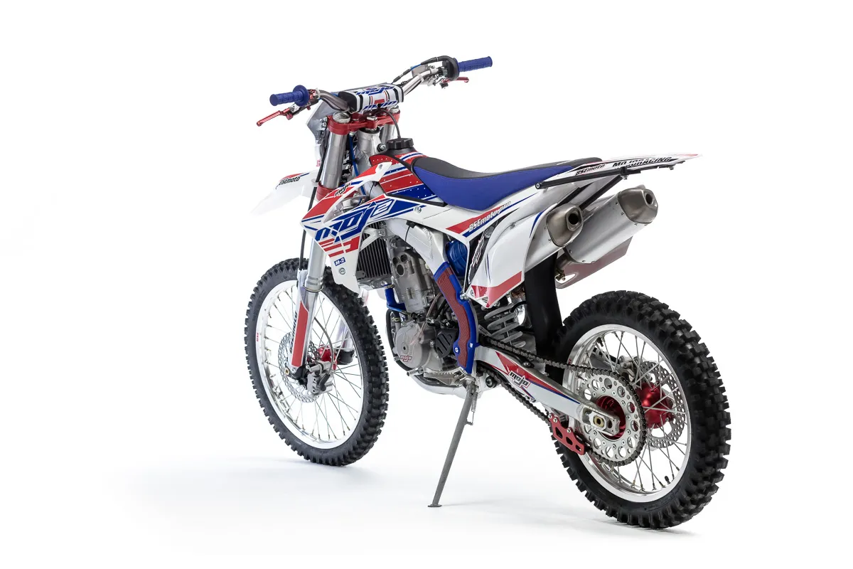 Кроссовый мотоцикл BSE M2 250e Classic tricolor