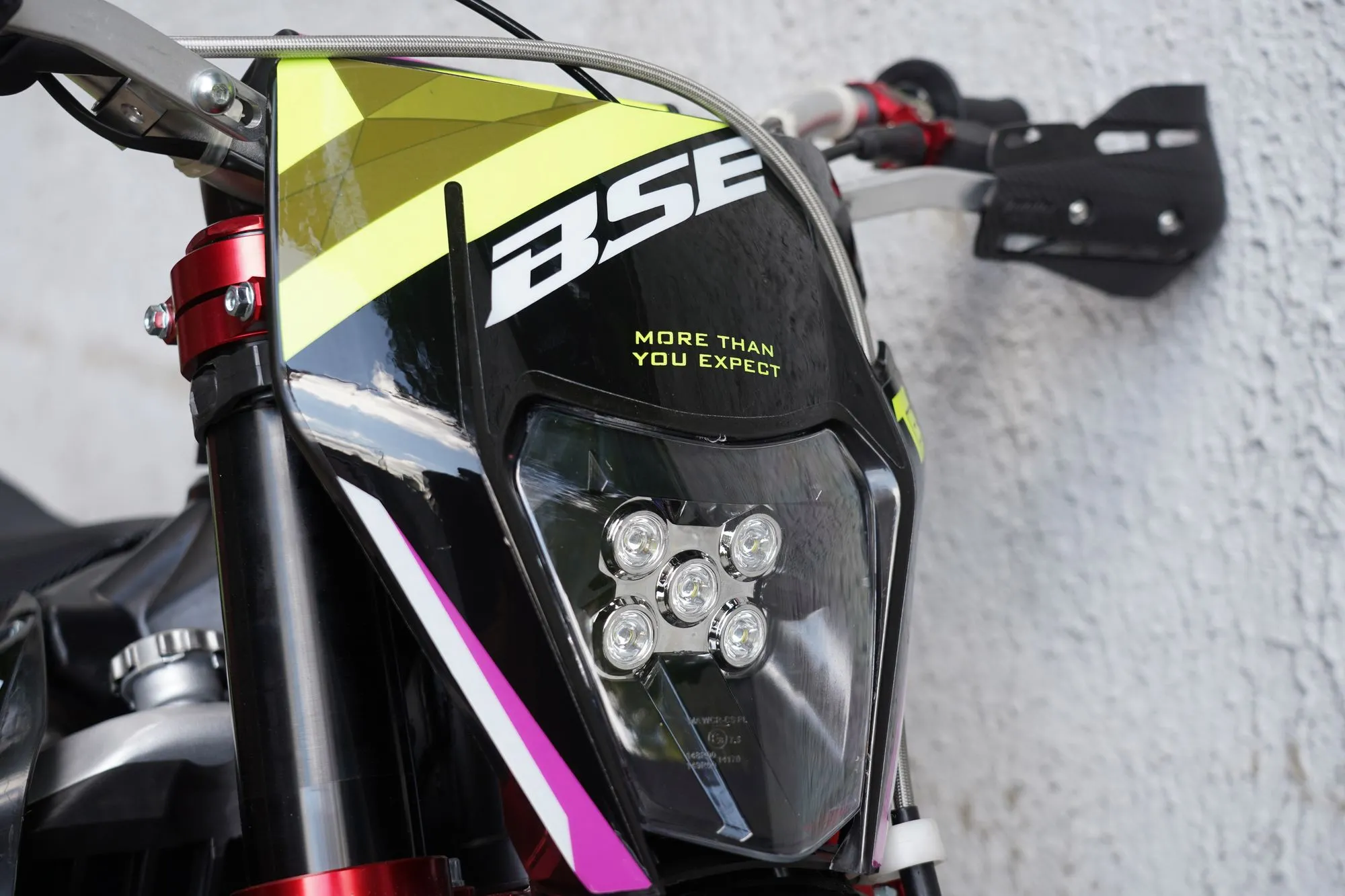 Мотоцикл BSE T8 Neon Storm (Sport)