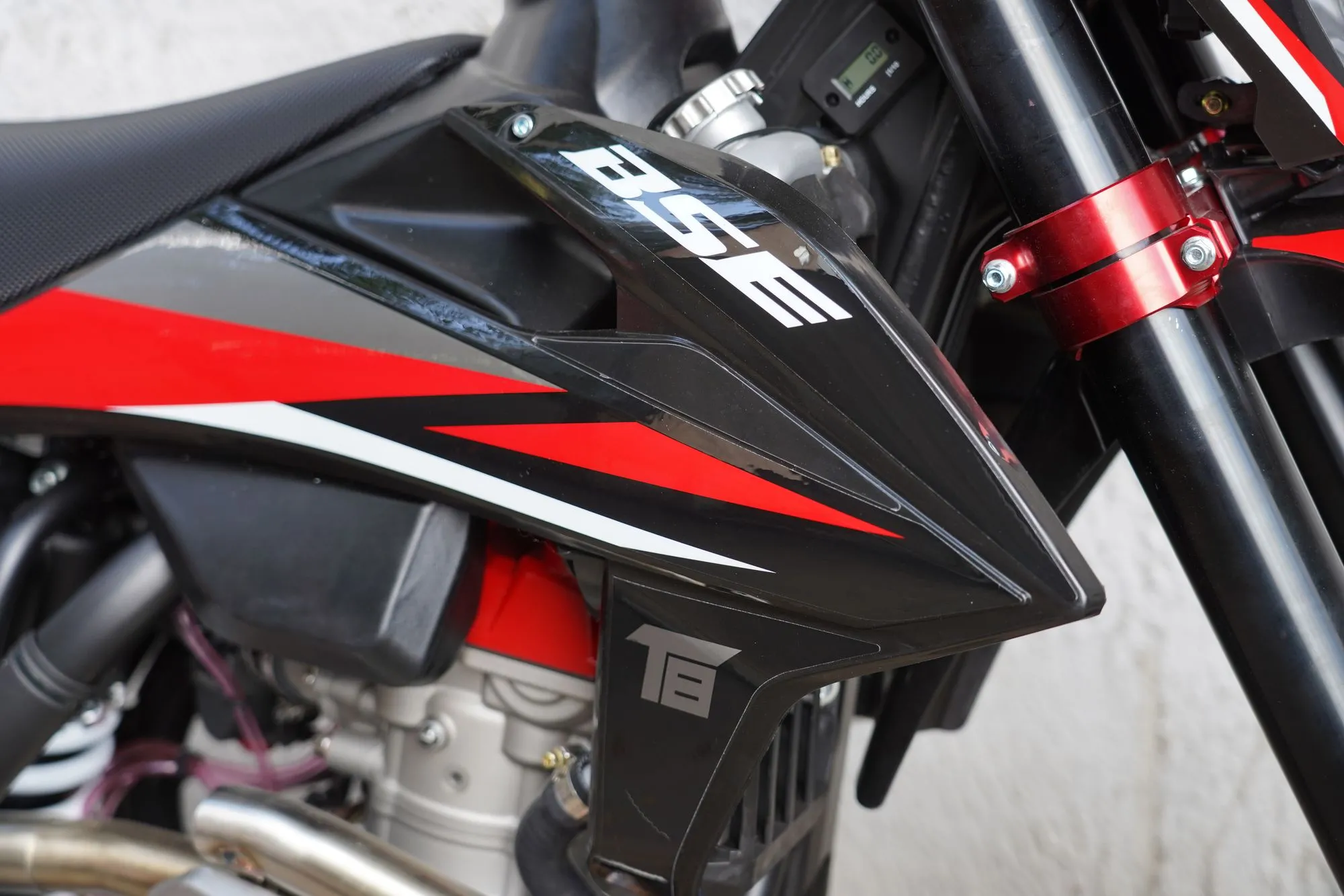 Мотоцикл BSE T8 Red Storm (Sport)