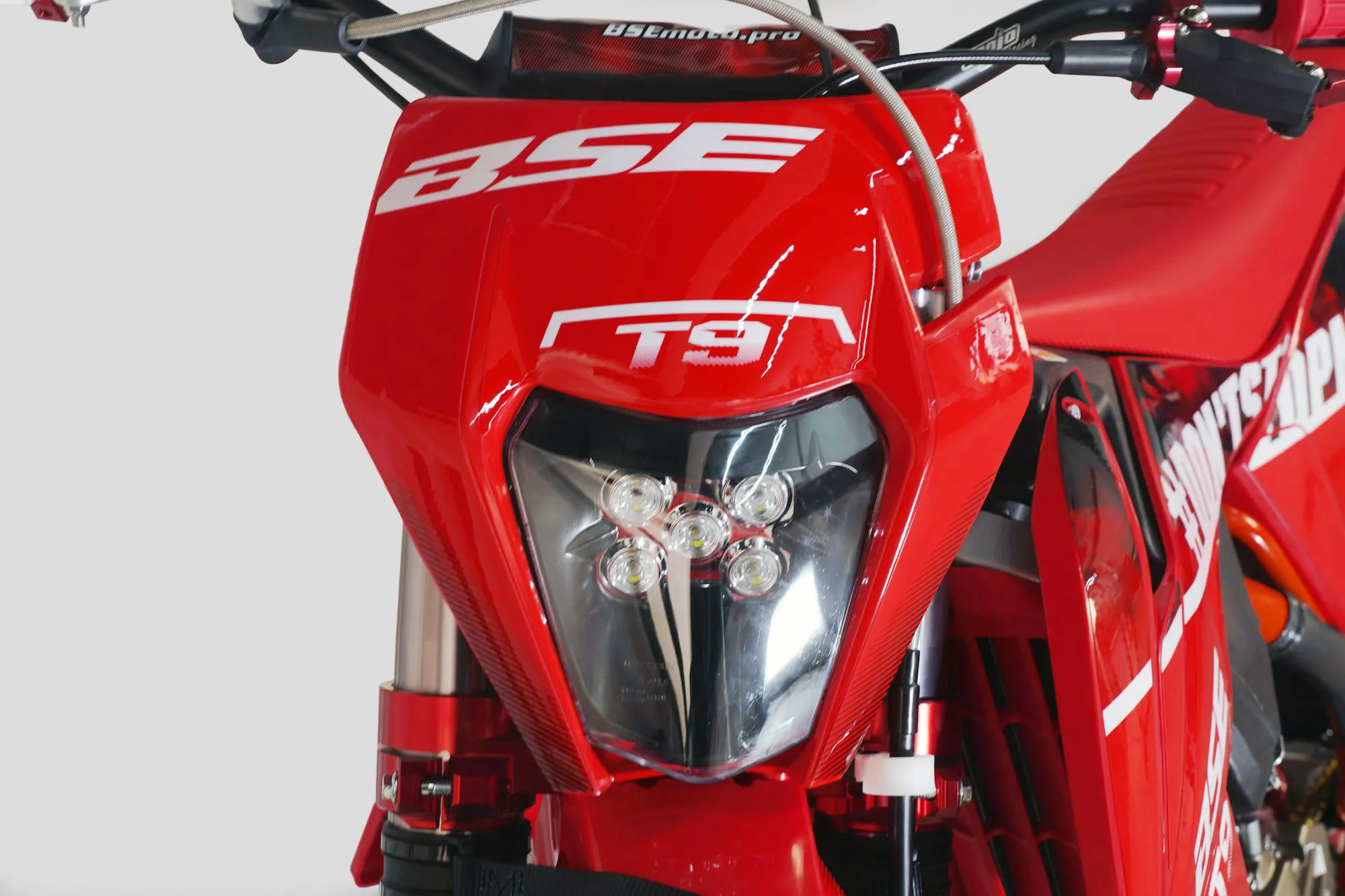 Мотоцикл BSE T9 Red Arrow (TYX300SR)