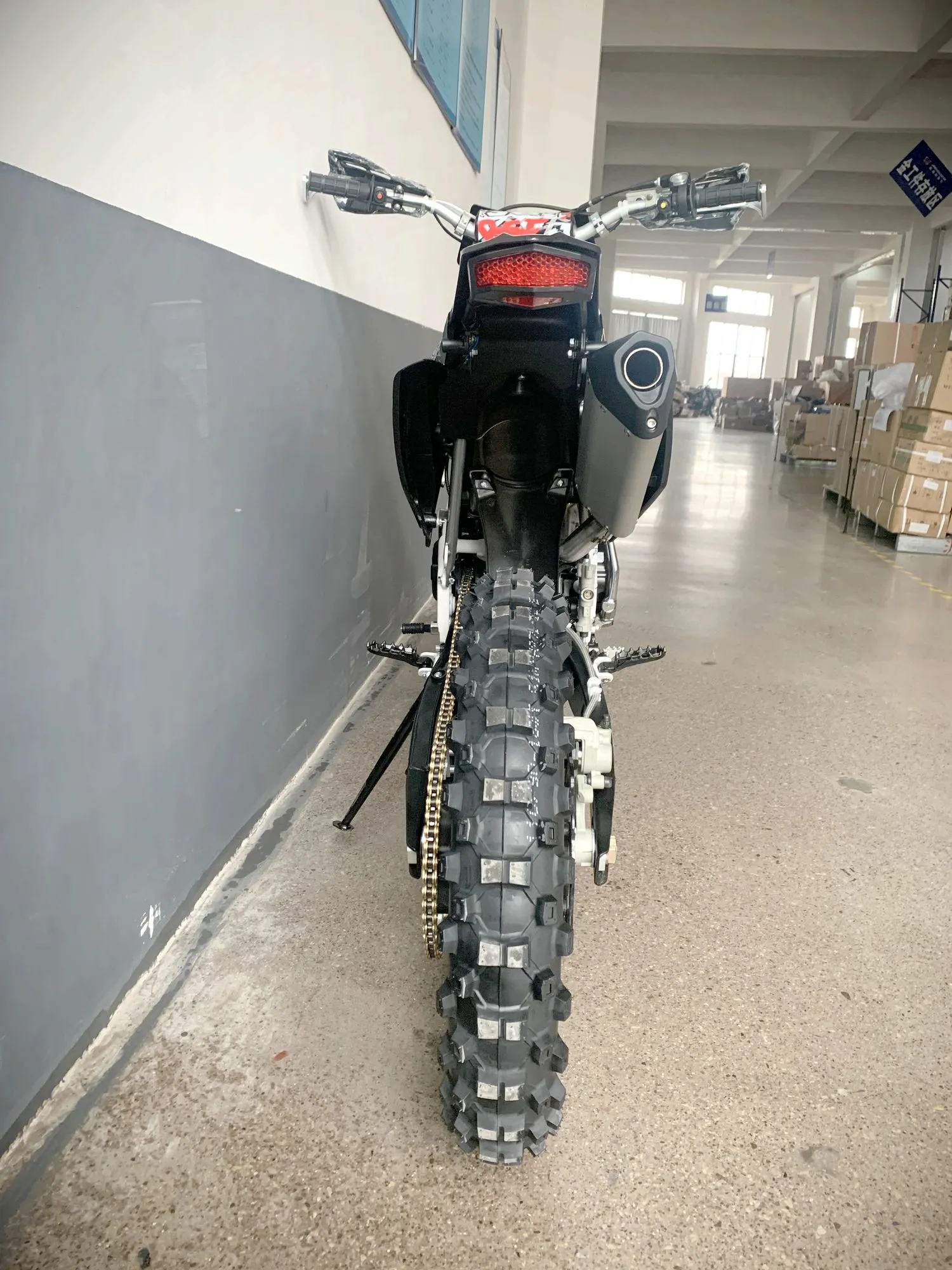 Мотоцикл BSE Z10L Graffiti White