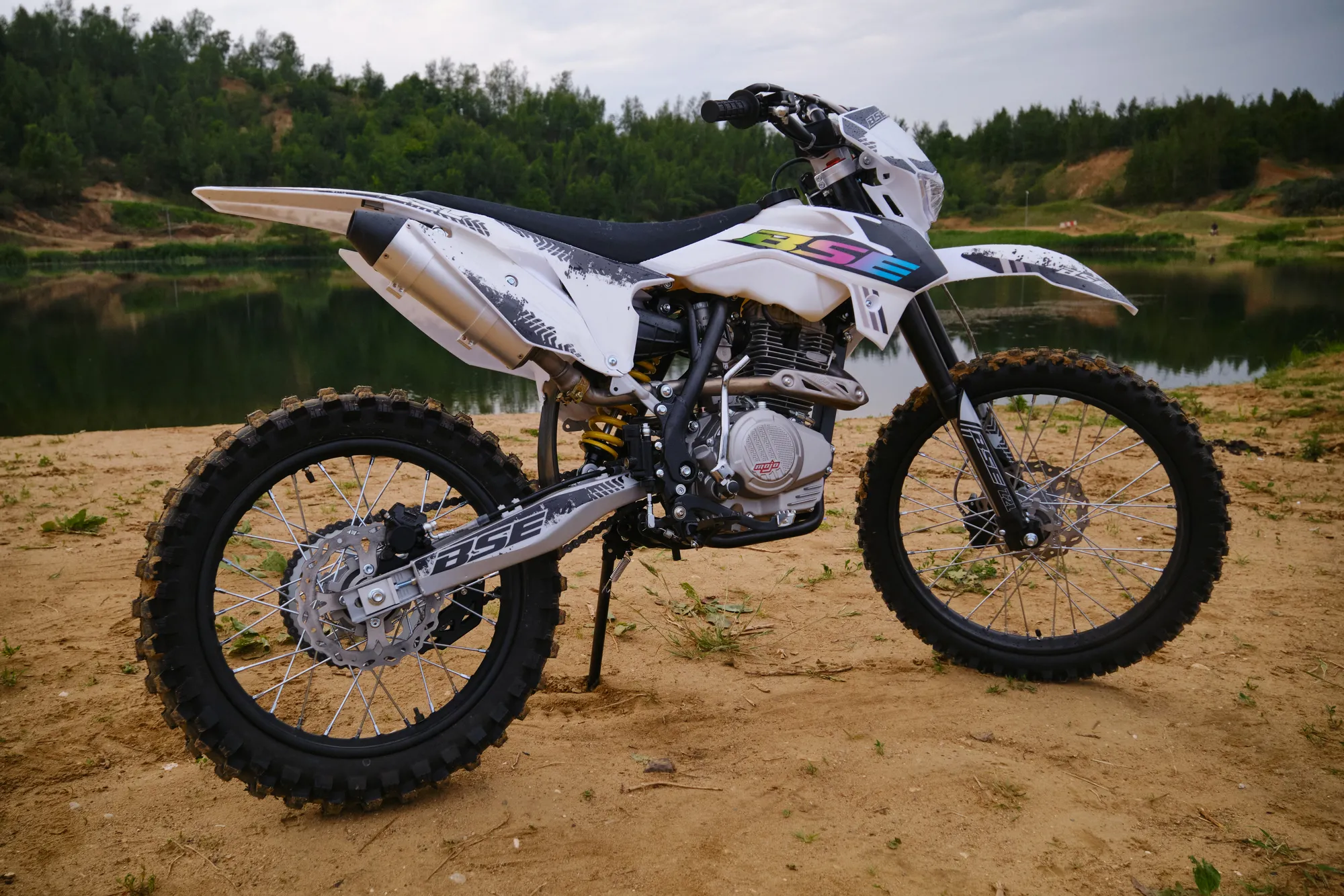 Мотоцикл BSE Z2 L 21/18 Apex