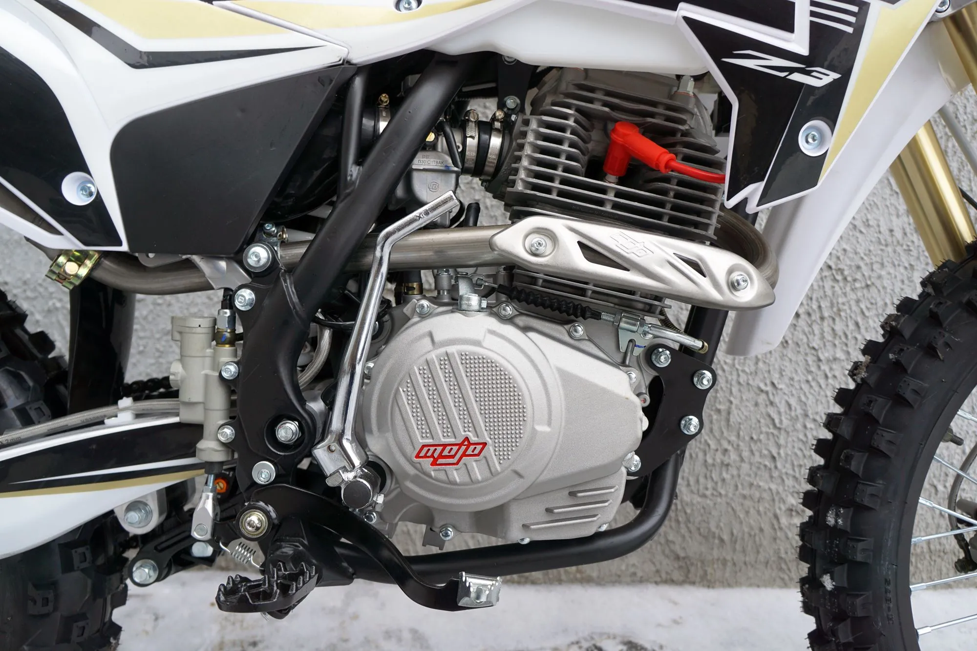 Мотоцикл BSE Z3 21/18 Gold White