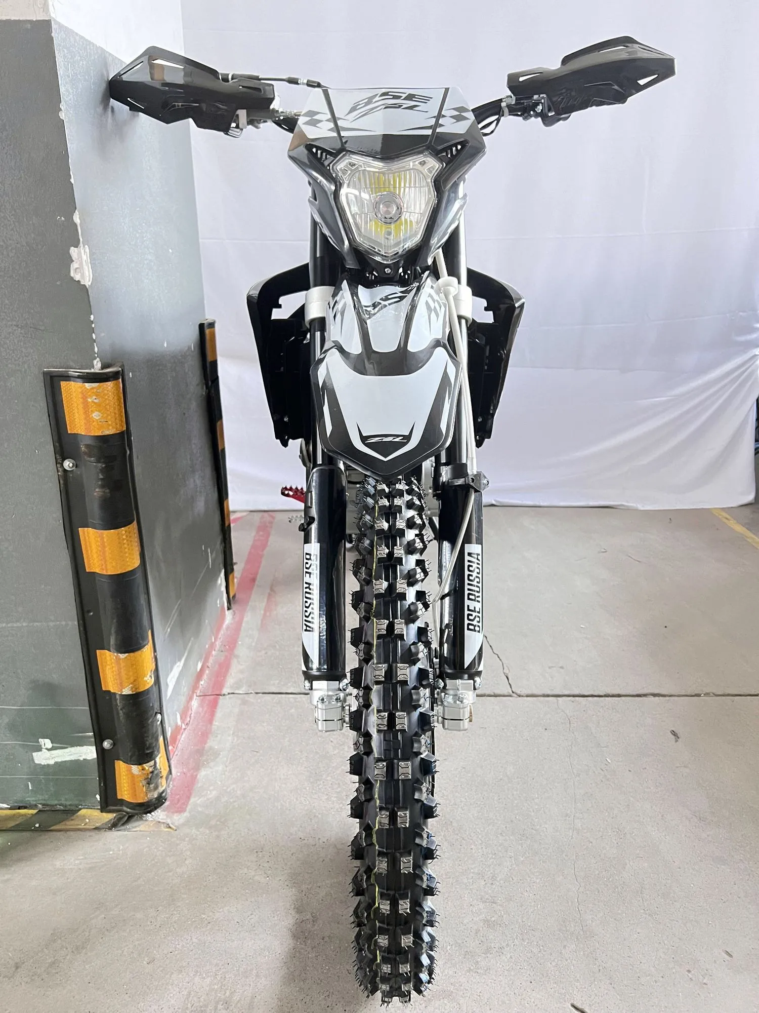 Мотоцикл BSE Z5 L White Black