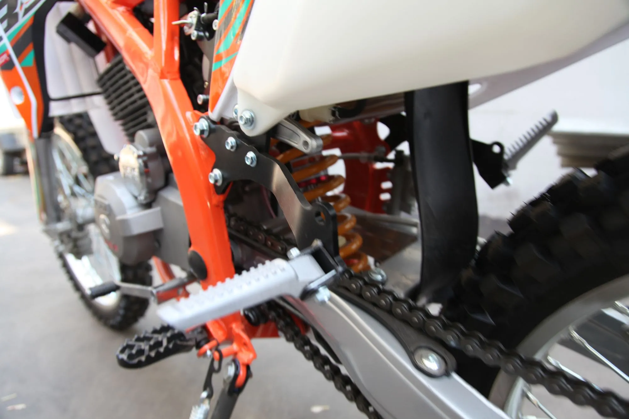 Кроссовый мотоцикл BSE Z6 250e 21/18 2 оранжевый