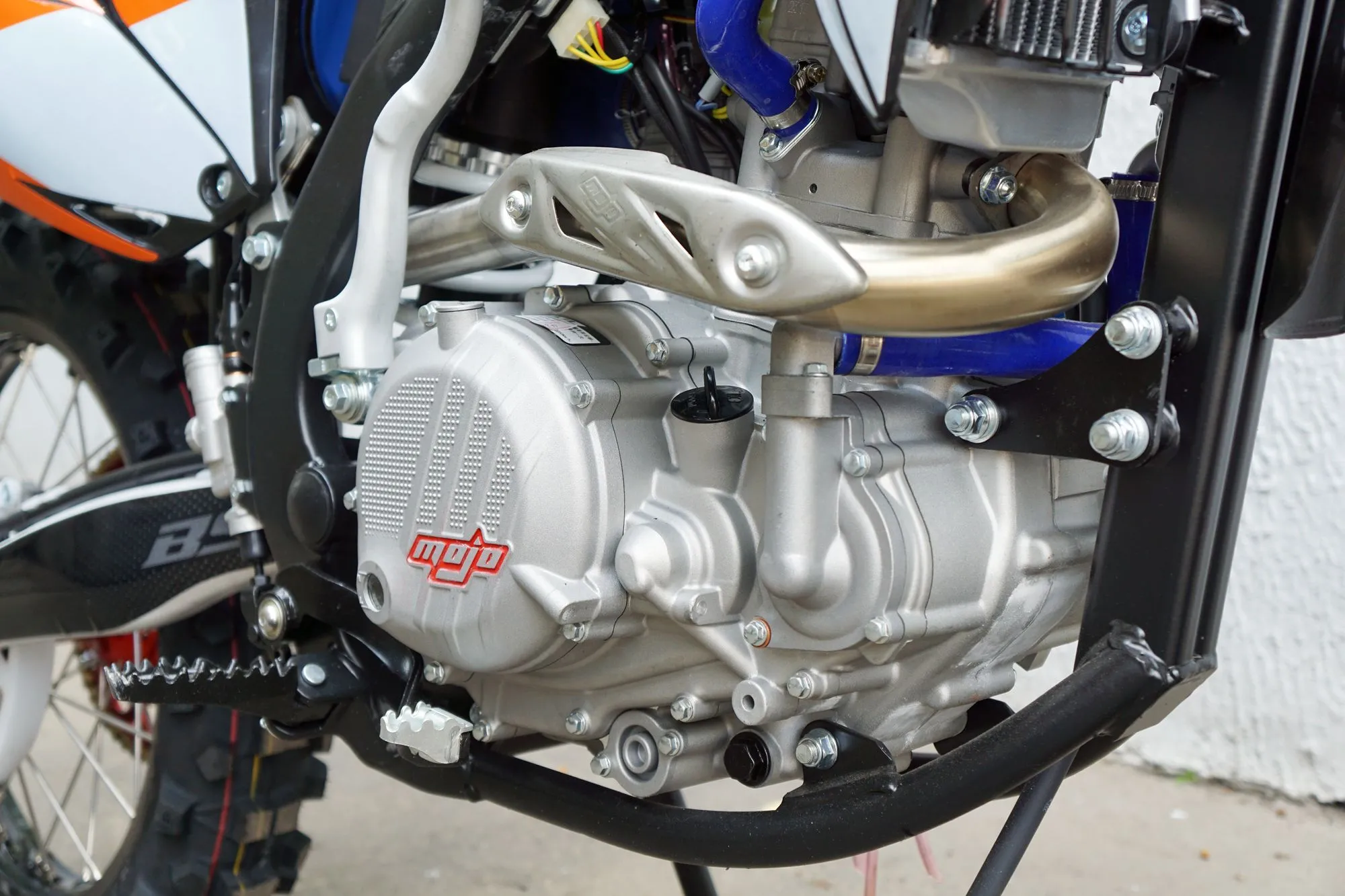 Кроссовый мотоцикл BSE Z8 300e Grey Orange Black 2