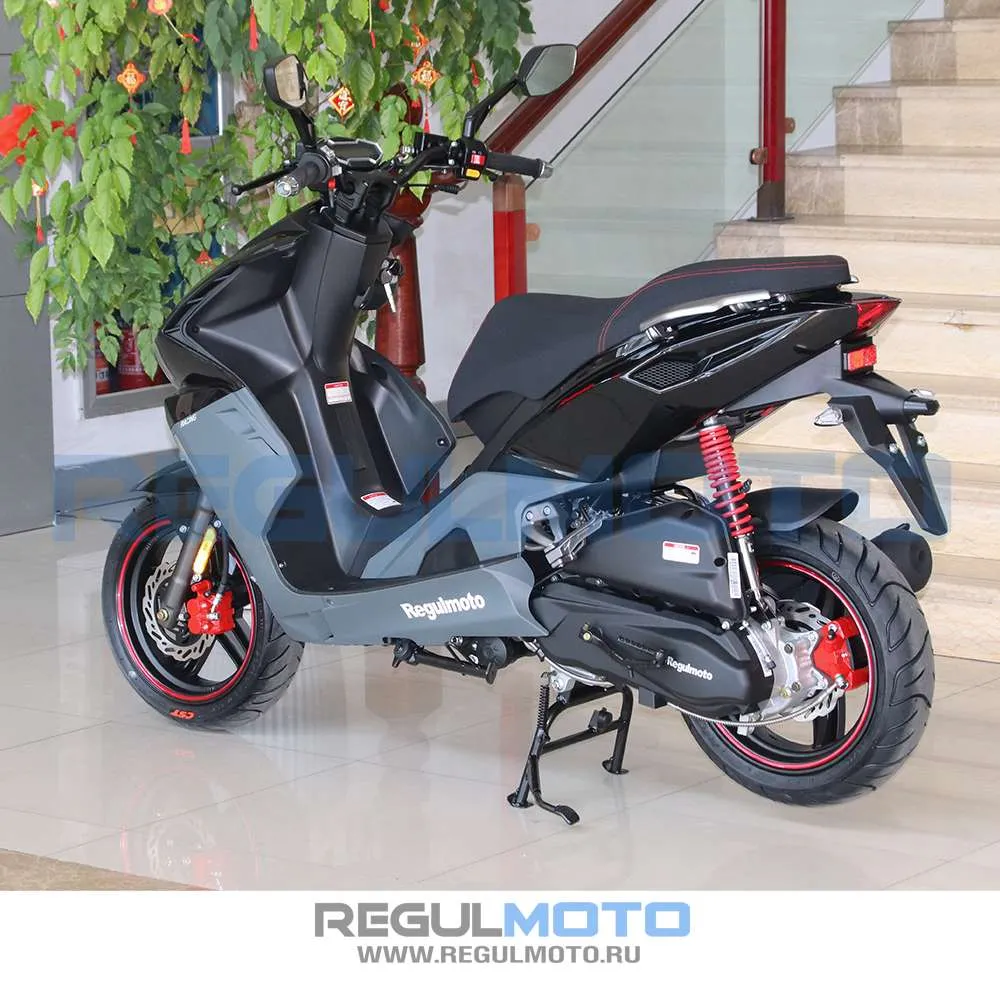 Скутер Regulmoto FORMULA 125 (LJ175T-8M)
