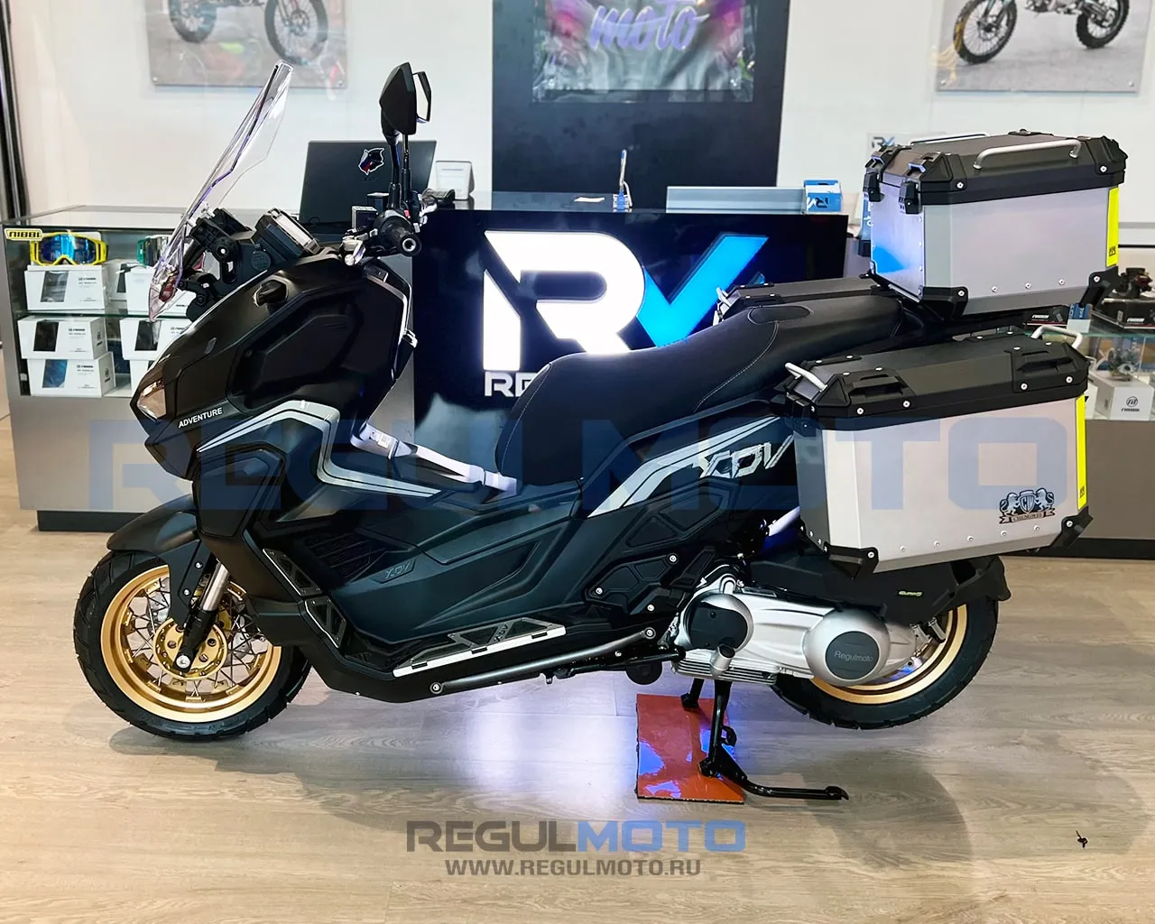 Макси-скутер Regulmoto XDV ADVENTURE 300CC с кофрами (LJ300T-18) EFI