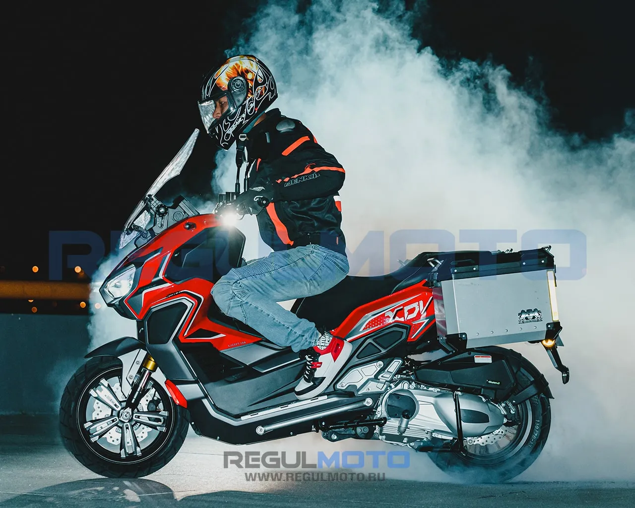Макси-скутер Regulmoto XDV PRO 300CC (LJ300T-18) EFI